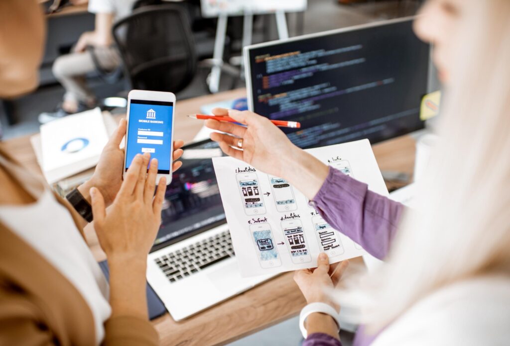 diferencias entre el desarrollo de aplicaciones web y multiplataforma